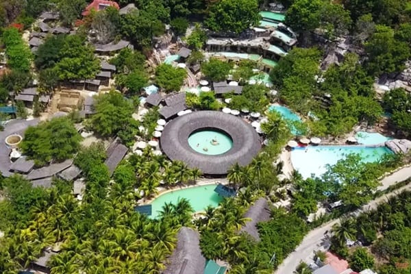 나트랑 머드스파 풀장과 온천모습